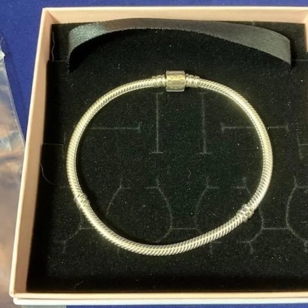 NWT Pandora Moments Barrel Clasp Snake Chain Bracelet 20cm - Picture 6 of 9